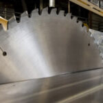 saw-cutting-metal