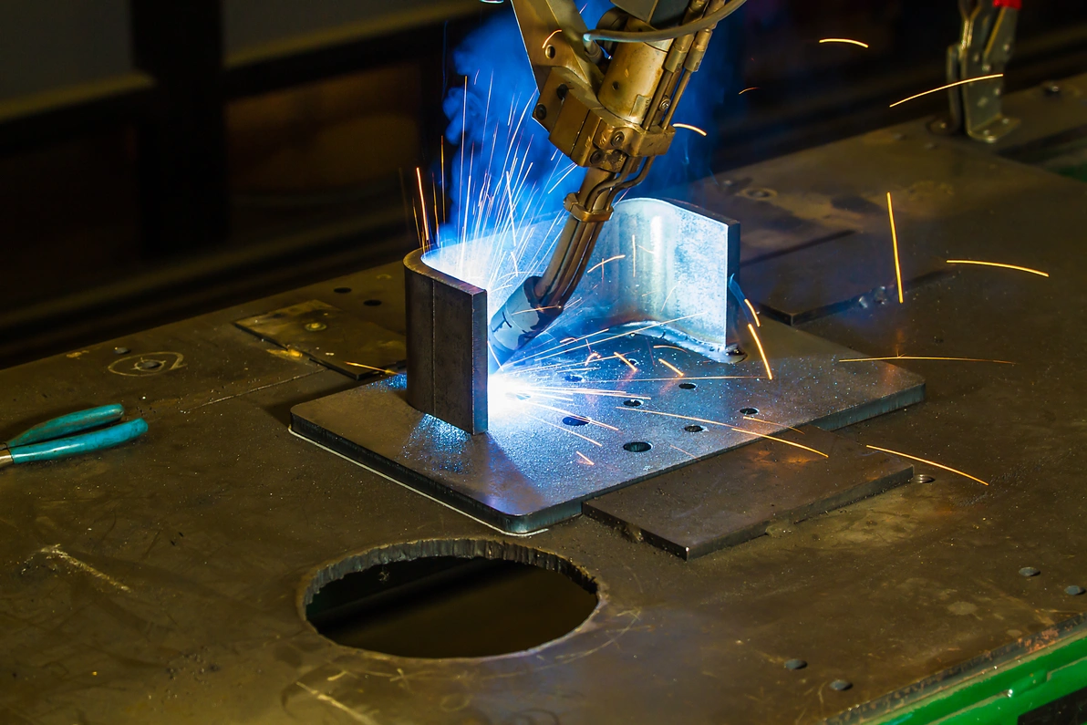 robotic-welding-metal